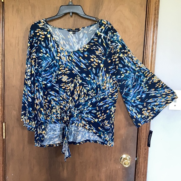 Relist3/24 Zac & Rachel abstract print top with stretch tie detail at hemline 2X - Picture 4 of 17